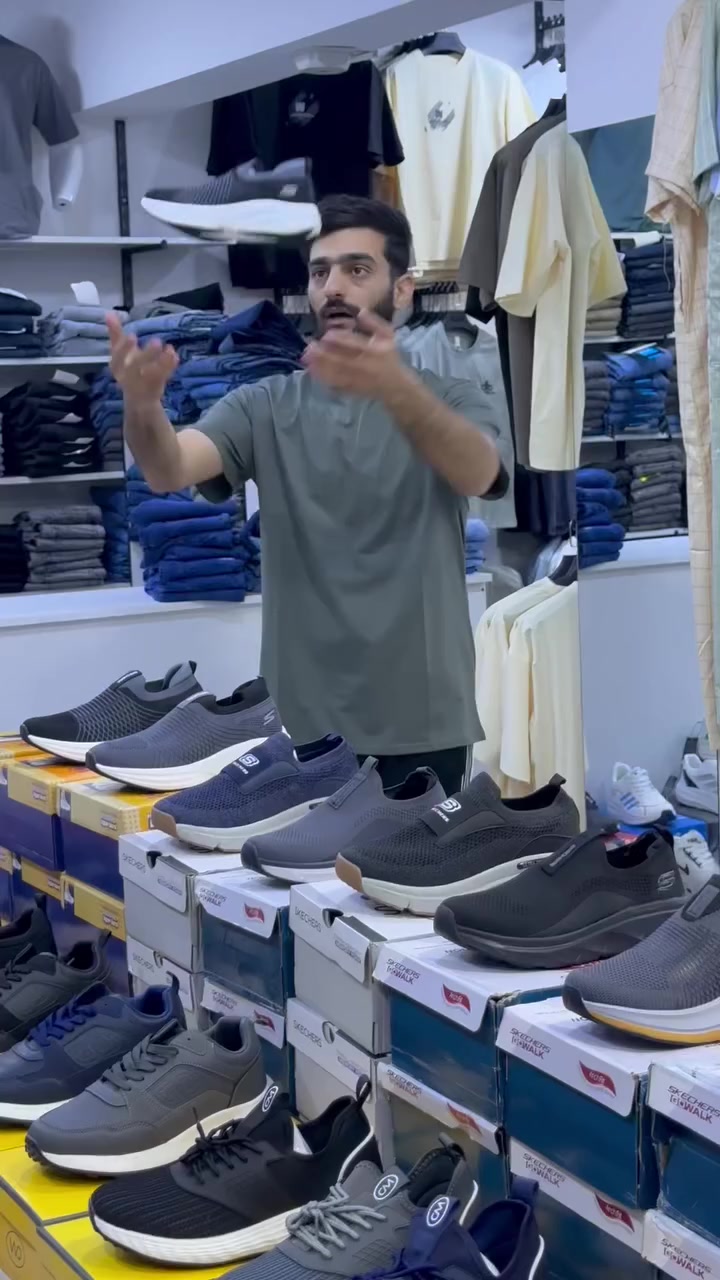 #احذيه كله ماركه و اصلي وصل جديد يم  ازياء الأصدقاء 5 موديلات كله طبي ميه بل ميه والعنوان موصل حي فلسطين قرب شارع المسبح  #


**إذا كنت صاحب هذا الإعلان وتريد حذفه لأي سبب، رجاءا أرسل رسالة إلى الدعم الفني**