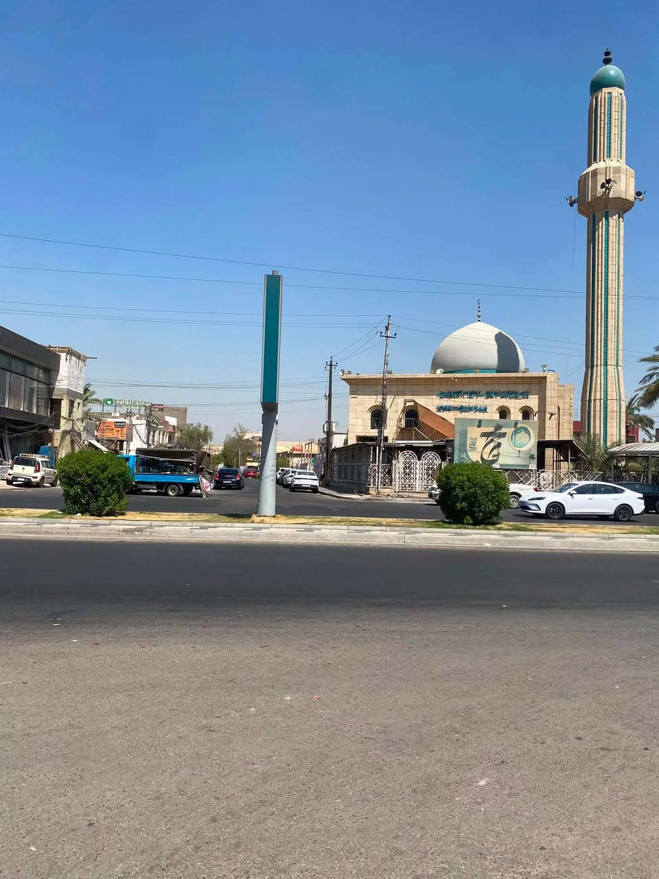 قطعة ارض مساحة 201م 
الواجهة 5,750م النزال 35م

حي الجامعة شارع كازينو الربيع 
مقابل جامع ملا حويش 
*********** اتصال او واتساب
