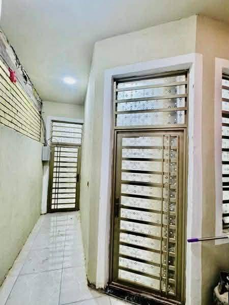 يا الله ( يعلن مكتب امير  )) بيت 🏡 للبيع ( مساحة ١٠٠ متر) مكانه نجف مجمع بيتي 2مقابيل مجمع لصلطان ( طابو صرف سند حر 🤩) شارعه ١٢ بصف شارع ١٥ يحتوي عله غرفه نوم 🛌 ومطبخ وصاله ومكشوفه وصحيات عدد ٢ وستقبال صطح شتايكر  خريطه كلش حلوه((سعر لبيت 70 وبي مجال 🤩)) وره لمدرسه استفسار نتصال او تساب ***********
