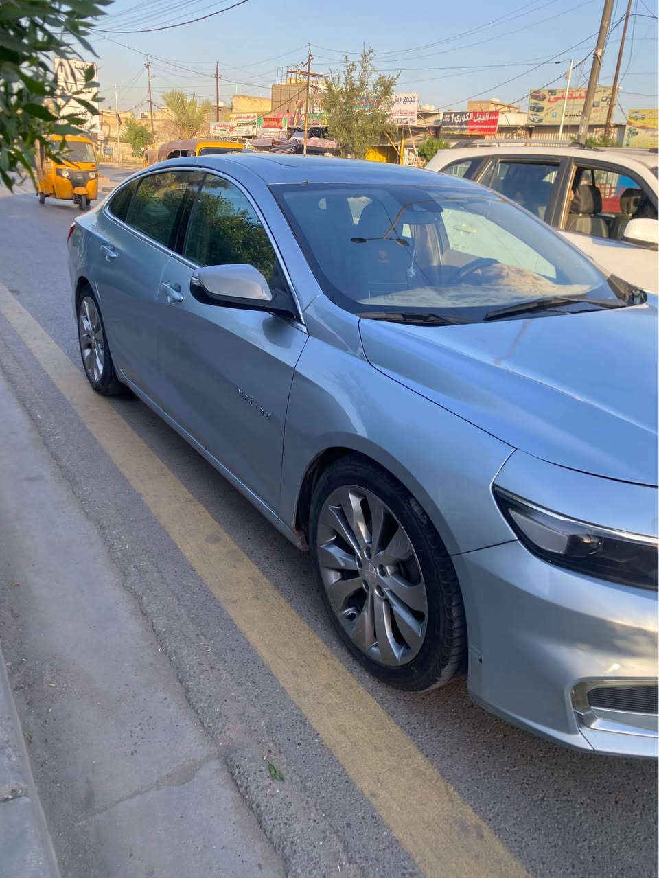 ماليبو ٢٠١٧ بريمير 
محرك ٢٠٠٠  تيربو 
كير ٩ نمر at 
فول مواصفات
السياره جاهزه كير محرك كهربائيات تبريد تايرات جدد مناقصهه شي
صور الحادث مرفق بالمنشور  وبيهه جهه عكس السايق بسبب طخات سعرهه جوه السوك مستعجل على بيعتهه ٨٣ قفلهه وماكو هيج سعر  ب البريمر  مكانهه بغداد ماشيه ١٦٠ كم  *********** بغداد, العراق
