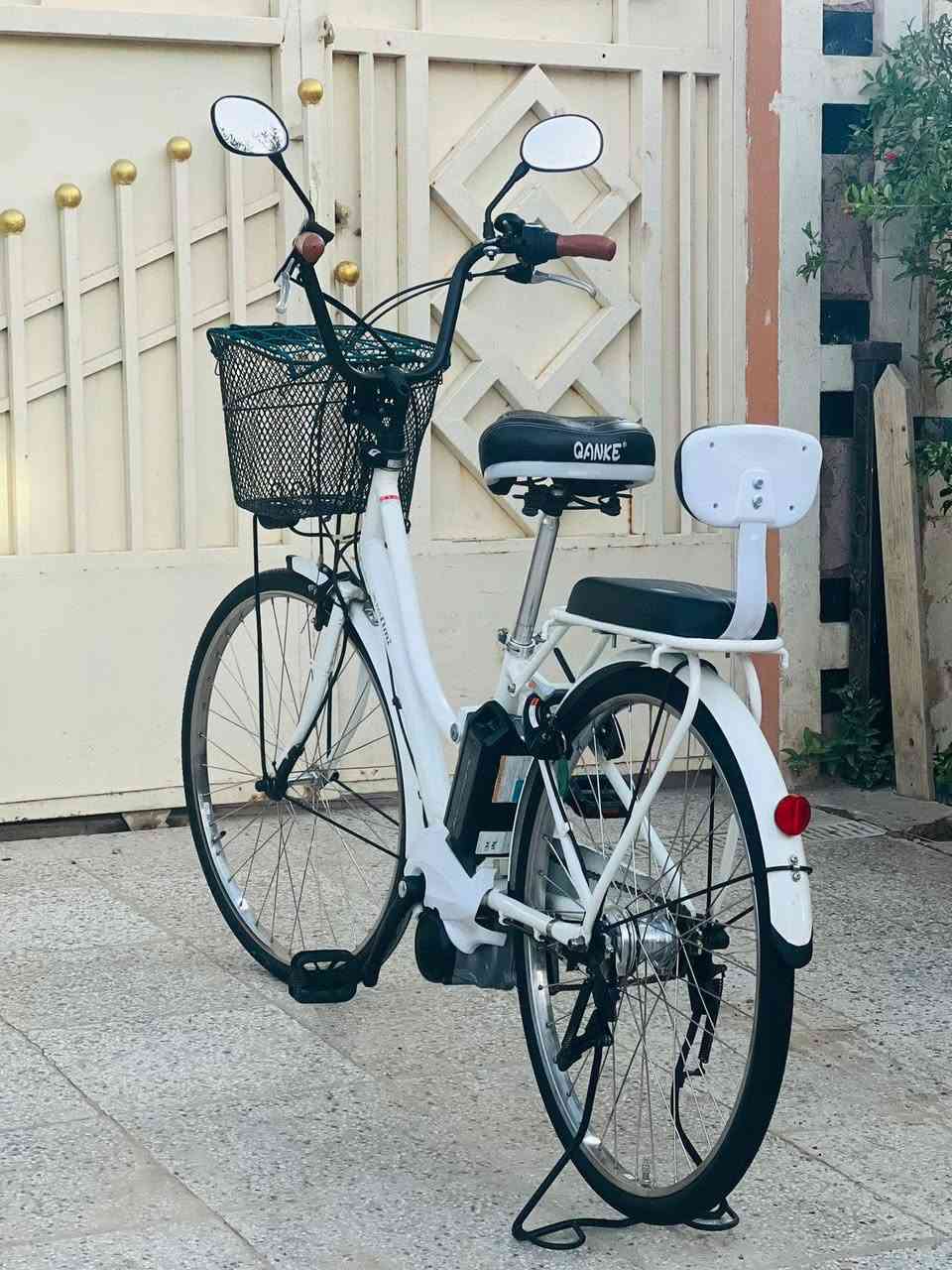 وين جماعة النوادر عمي قطعة تخبل بايسكل هايبرد  ياباني 🇯🇵 ياماها  🚵‍♀️
مساعد بايدر محرك وسطي 
البطارية  ليثيوم ( 8 ) امبير ✅💯 
شاحنة بلادية مع محولة( 110)
كَير شيمانو ( 3 )سرعات 🚀
تاير بريجيستون حجم 26 
قفل خلفي + امامي ستيرن 
البايسكل بحالة جيدة جداً 
اوزان يتحمل وزن ( 120 )
يحتوي على سلة امامية + تجوة سيباية خلفية + زوج مري + جرص بلادي ياباني 
البايسكل مابي اي نقص مكفول من كلشي  💯💯💯
السعر 450  مكاني ابو غريب 👍


**إذا كنت صاحب هذا الإعلان وتريد حذفه لأي سبب، رجاءا أرسل رسالة إلى الدعم الفني**
