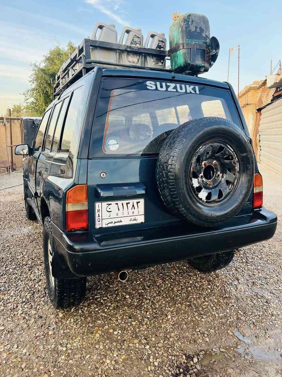 سلام عليكم سازوكي فيتاره موديل 1994 سياره حلوه كير مكينة نضيفات فور ويل شغال سياره نضيفة وما متعوبة 
سعر 45 وبيها مجال 
***********
