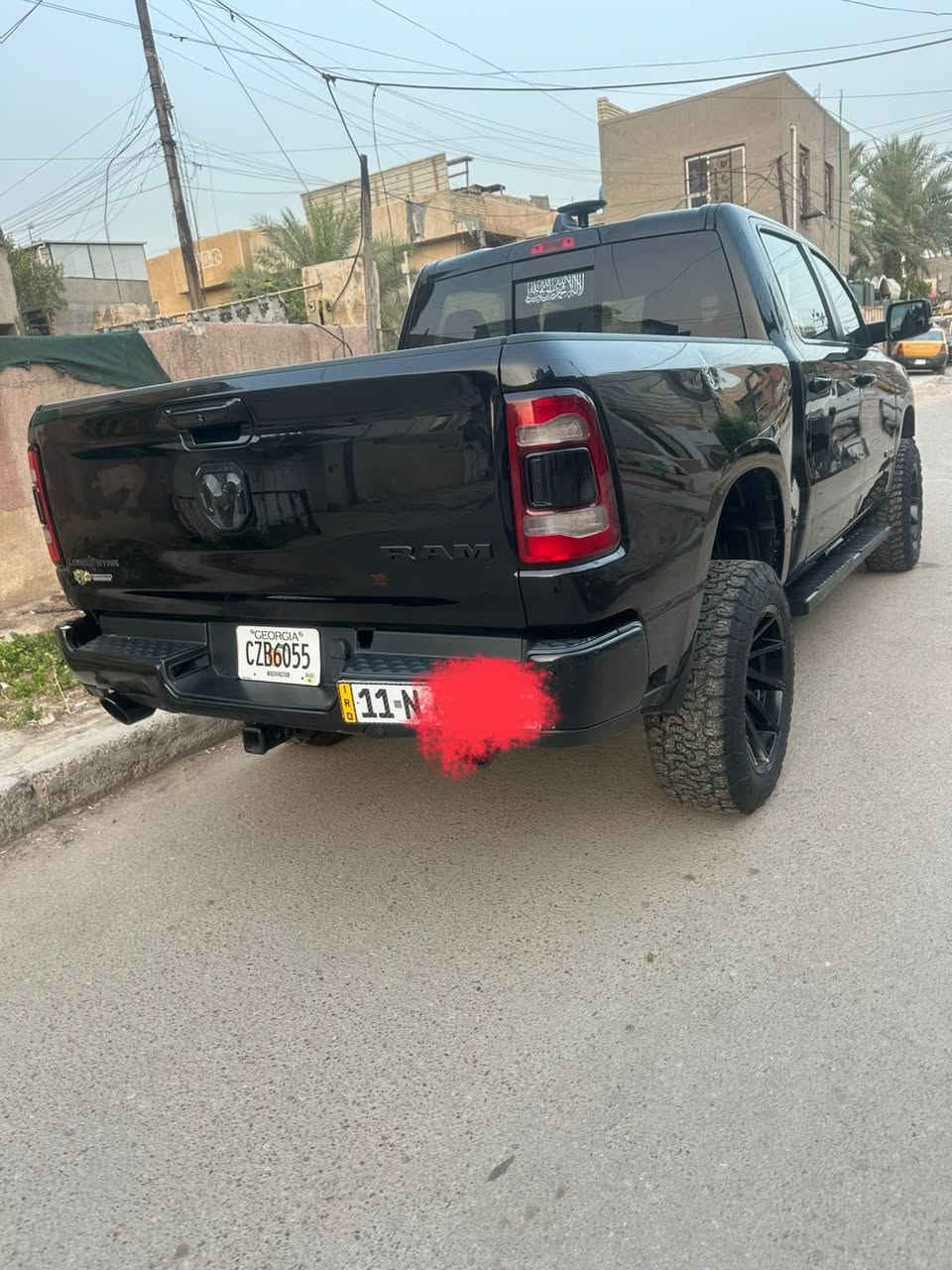 RAM 2019 سبورت
مكينة 8 / 5700 هيمي
ماشية 13100ميل 
باب طويل بدي قصير 
حادثها جاملغ خلفي 

الموصفات 
تزويد كزوز +مرفعة من شركة ارسي +تاير جبلي تبريد قطعتين تشغيل عن بعد رادار امامي خلفي رقم بغداد مميز 

السعر 30$

 شراي تصال عله رقم ***********
