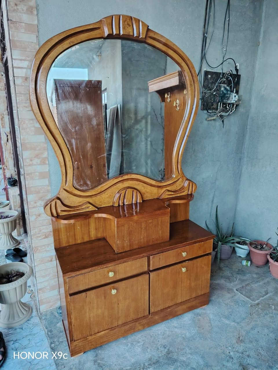 غرفة اخشاب للبيع السعر ٤٧٥
للستفسار الاتصال على الرقم ***********
