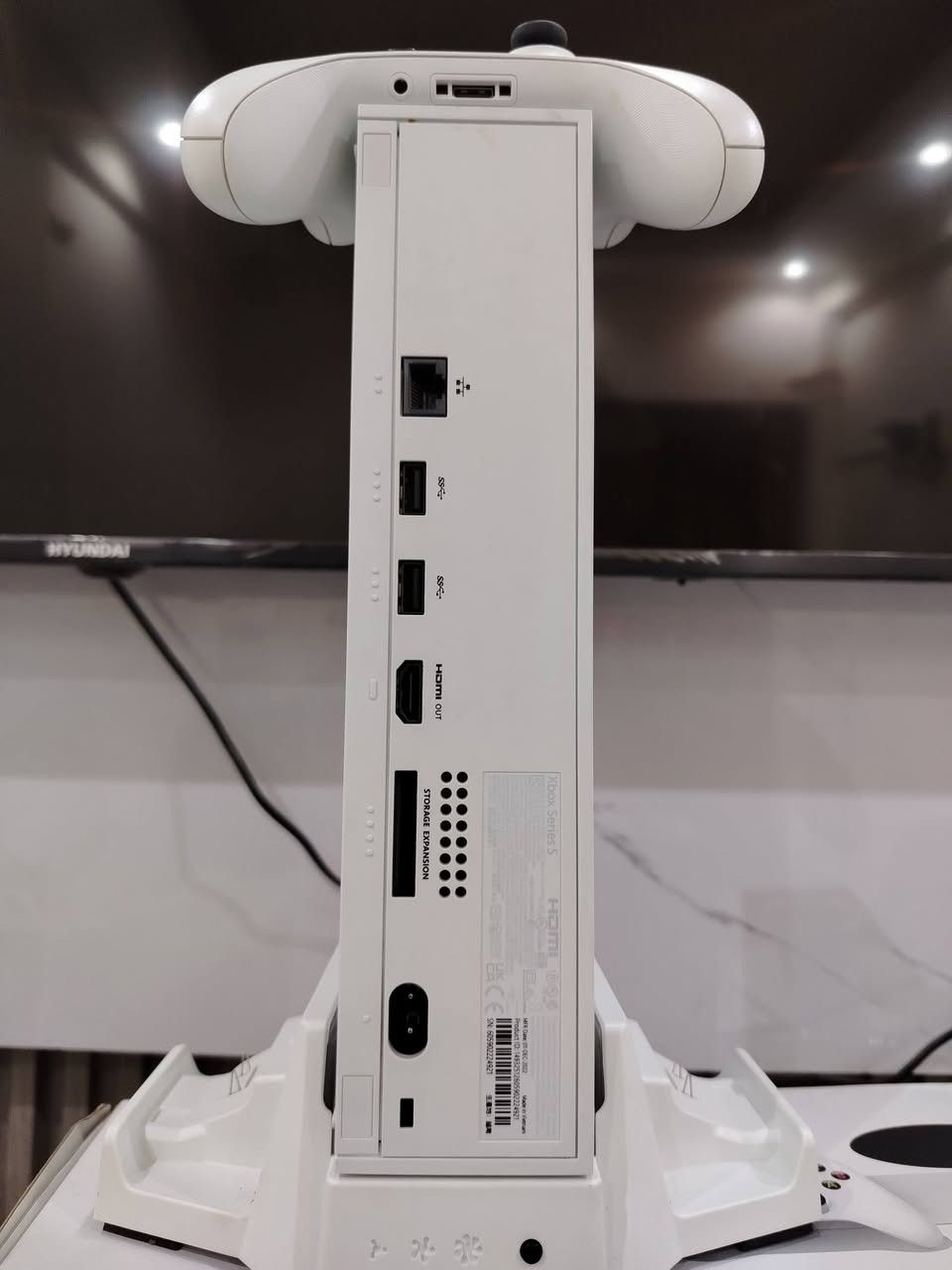 السلام عليكم شباب، للبيع جهاز إكس بوكس سيريس إس (Xbox Series S) نظيف جداً وأخو الجديد، شغال كامل وما بيه أي نقص لك ستيكر شوف بعينك 
​الملحقات: ويا الجهاز مبرد (مروحة تبريد)، اليد الأصلية، وكافة وايراته.
للتواصل والاستفسار (متواجد اتصال، واتساب، وماسنجر): ***********
