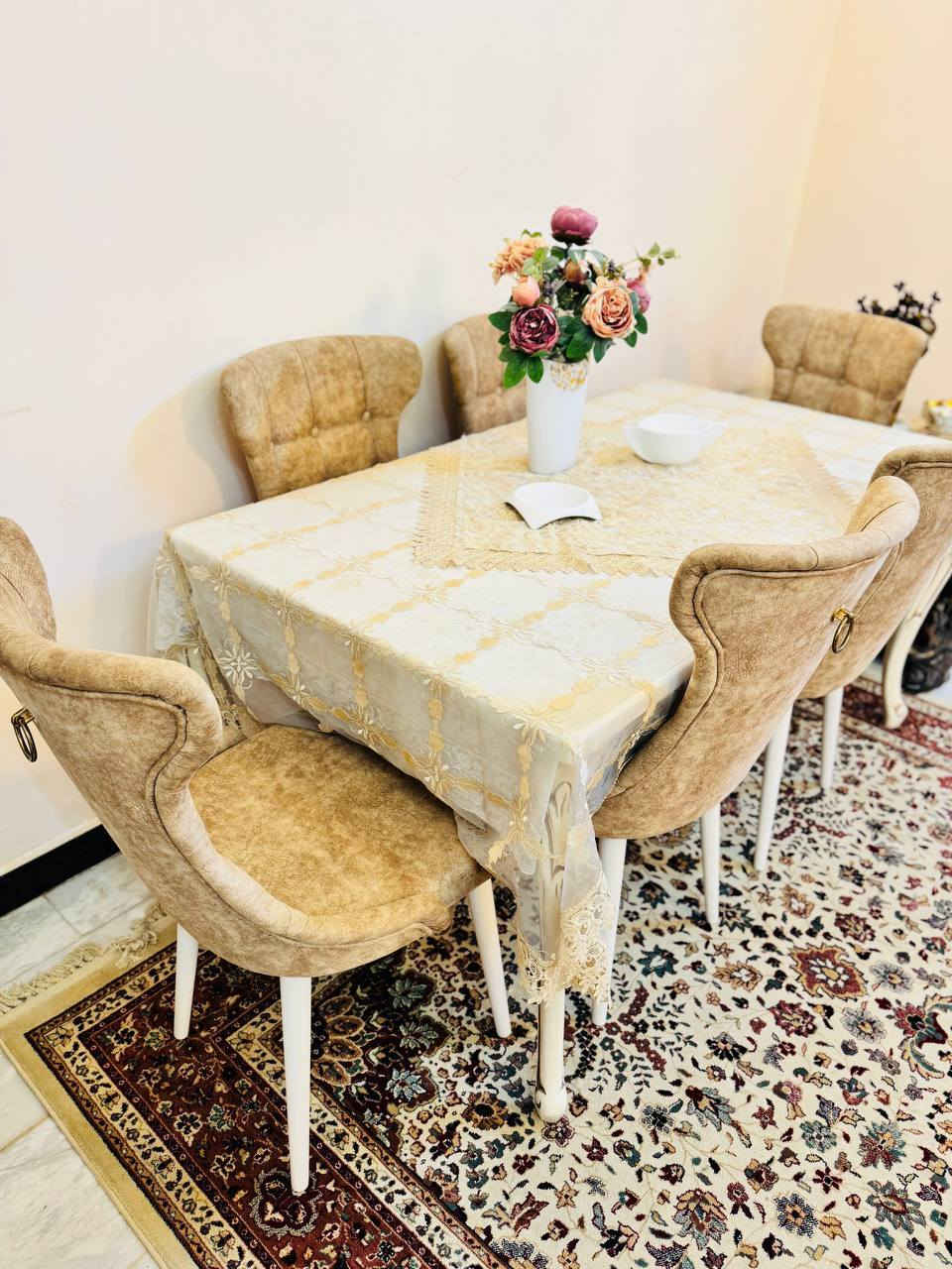 السلام عليكم
ميز طعام للبيع لغرض التبديل استعمال قليل جدا نظيف مابي اي عيب مع ٦ كراسي دوشمة السعر ٢٥٠ وبي مجال للتواصل على الخاص او على الرقم 
***********
