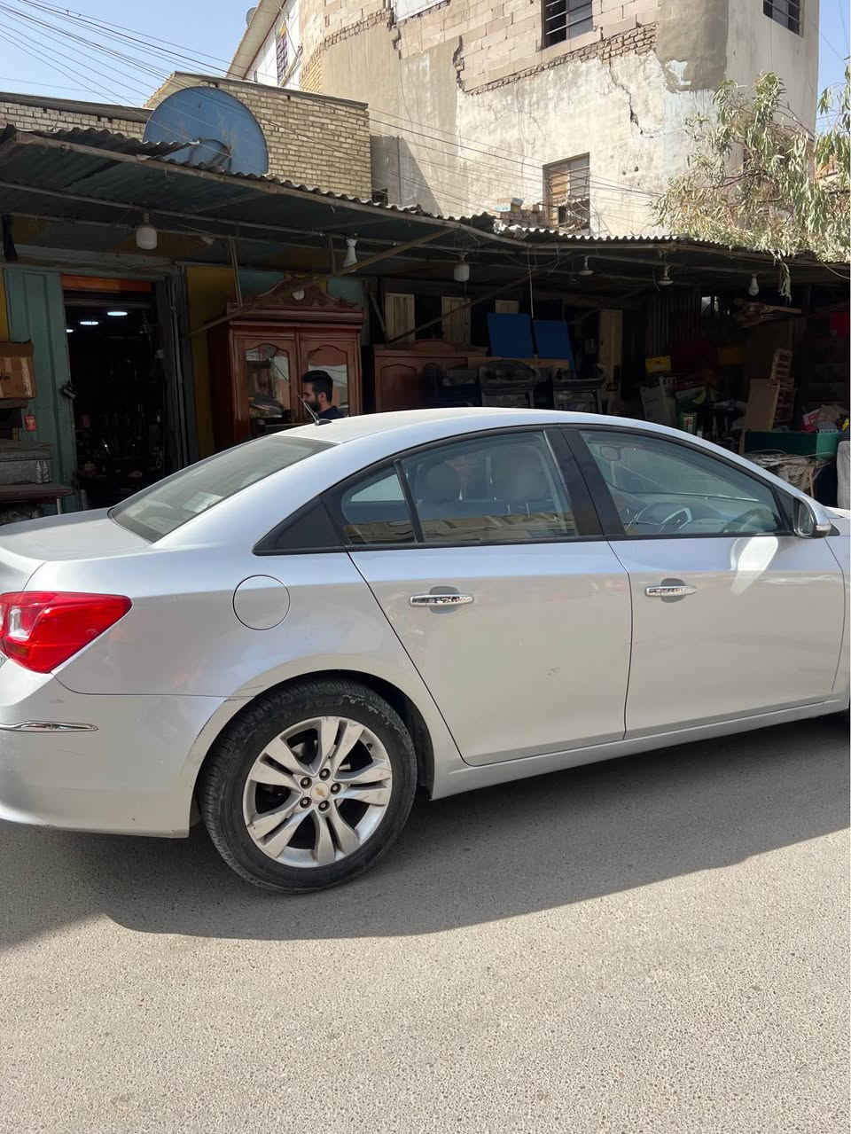 كروز خليجي موديل 2016 بدون صبغ او ضربه سياره مال بيت نظيفه جدا ماشيه تقريبا 65 الف
مكينه 1800 
كير اوتو 
كشن جلد 
فتحه 
كاميرا 
شاشه كبيره 
وباقي مواصفات ال lt معروفه 
رقم بغداد 
***********
السعر 95 ورقه بغداد, العراق
