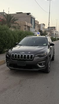شيروكي • دفع رباعي • ٨٠٠٠٠ كم
