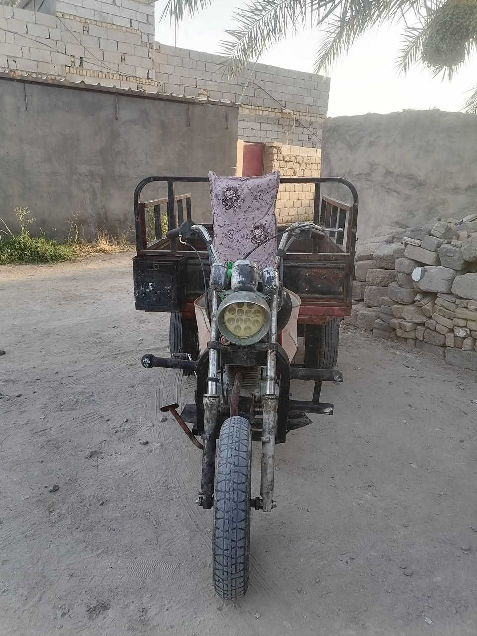 ستوته للبيع كلك كلك
شاصي نضيف
ضفيره وكتفات وماگنيت
وشوته وكابريتر جديد
مكينه واكسن ناعمات
والشكل مثل ماموضح بالصور
السعر 550 وبيها مجال


**إذا كنت صاحب هذا الإعلان وتريد حذفه لأي سبب، رجاءا أرسل رسالة إلى الدعم الفني**