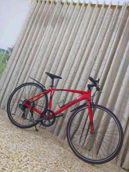 دراجة نوع 700c ماركة ACORDE اكورد ياباني لشة مضلعة نظافة 95/% 

السعر 130الف وبي مجال  

((العنوان/بغداد/البلديات)) رقم الهاتف ***********
