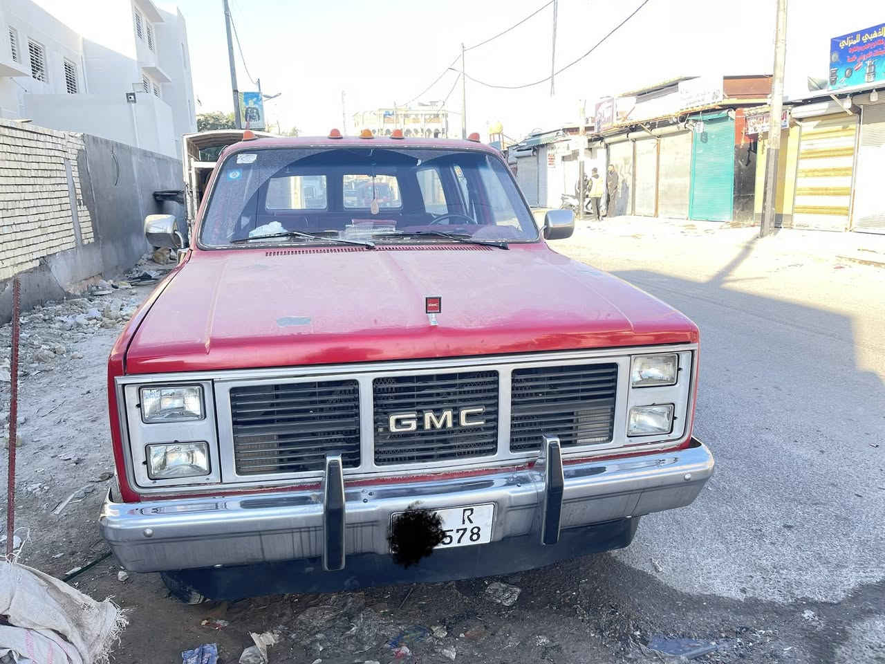 سلام عليكم جمسي موديل ٨٨رقم انكليزي بسمي محرك ٣٥٠ حاويه جديد كير ٤٠٠ حاويه كابريتر وارد الله شاهد صدر امامي وخلفي جديد تخم تاير جديد السياره ماناقصهه شي جاهزه وترايهه يخبل السياره بيهه بل بيبان الصندوك من الداخل خياس قليل واني انطيك بيبان وياهه انضاف حيل سعر ٦٥ وبيهه مجال مكاني الدوره ***********
