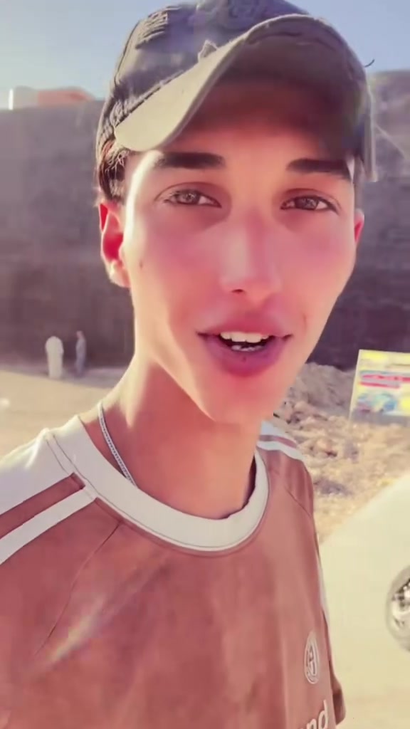 واحد رازي الله شاهد اطفي الجميع 🤌🏽


**إذا كنت صاحب هذا الإعلان وتريد حذفه لأي سبب، رجاءا أرسل رسالة إلى الدعم الفني**