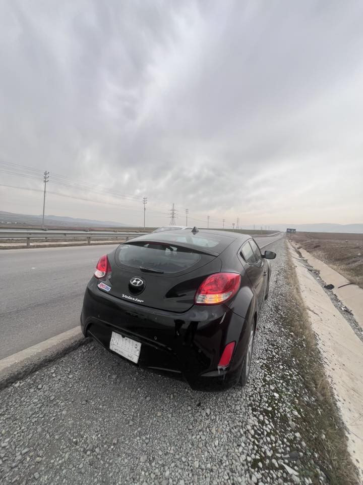 سلام عليكم ،، للبيع هونداي فولستر 2013 وارد اميركي نظيفة .
السعر 68 ورقة
السيارة گير عادي 6 نمر
سنوية وهزة جديدة وبإسمي
بيهه 3 قطع صبغ
شاصي ولغد مكفول
مكاني بغداد حي الجهاد
رقمي ***********
