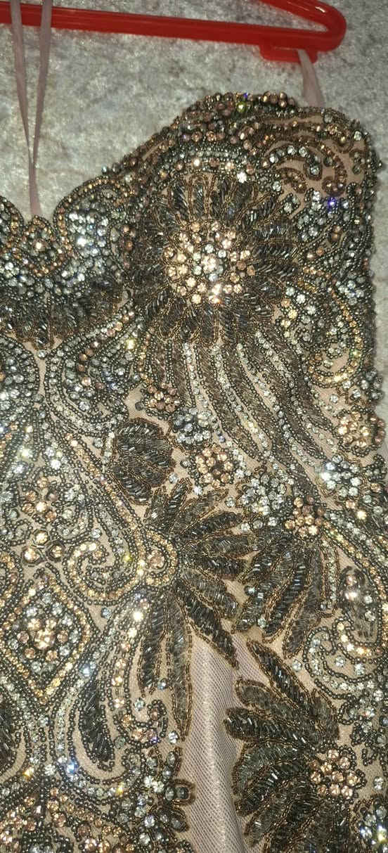 فستان قياس ٤٠
ملبوس مره ع كد الحفله ماخذي ب٣٥٠
اريده ب ١٠٠ و بي مجال فصال لسمكه و بي شاحط كلش حلو باللبس


**إذا كنت صاحب هذا الإعلان وتريد حذفه لأي سبب، رجاءا أرسل رسالة إلى الدعم الفني**