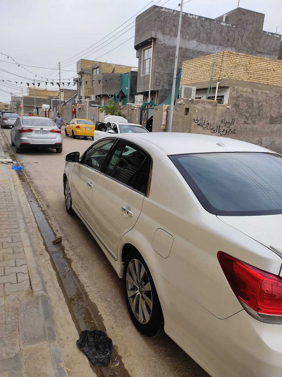 افلون موديل 11 خليجي مكفول كفاله عامه فول 1/1. لمتد خمس بصمات ماتخسر عليه ولا مليم رقم بغداد دولي السعر 190 وبيه مجال قليل هاتف 
***********
