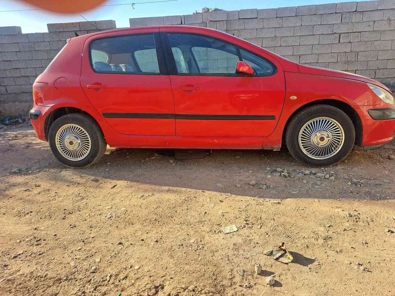 سلام عليكم  ٣٠٧ صبغ حزام مكفوله من الضربه السياره طلع بيها ستوب وجيك  فقط سابقآ كلشي مابيها تحويل ثاني يوم ٤٠ وبيها مجال  ***********
