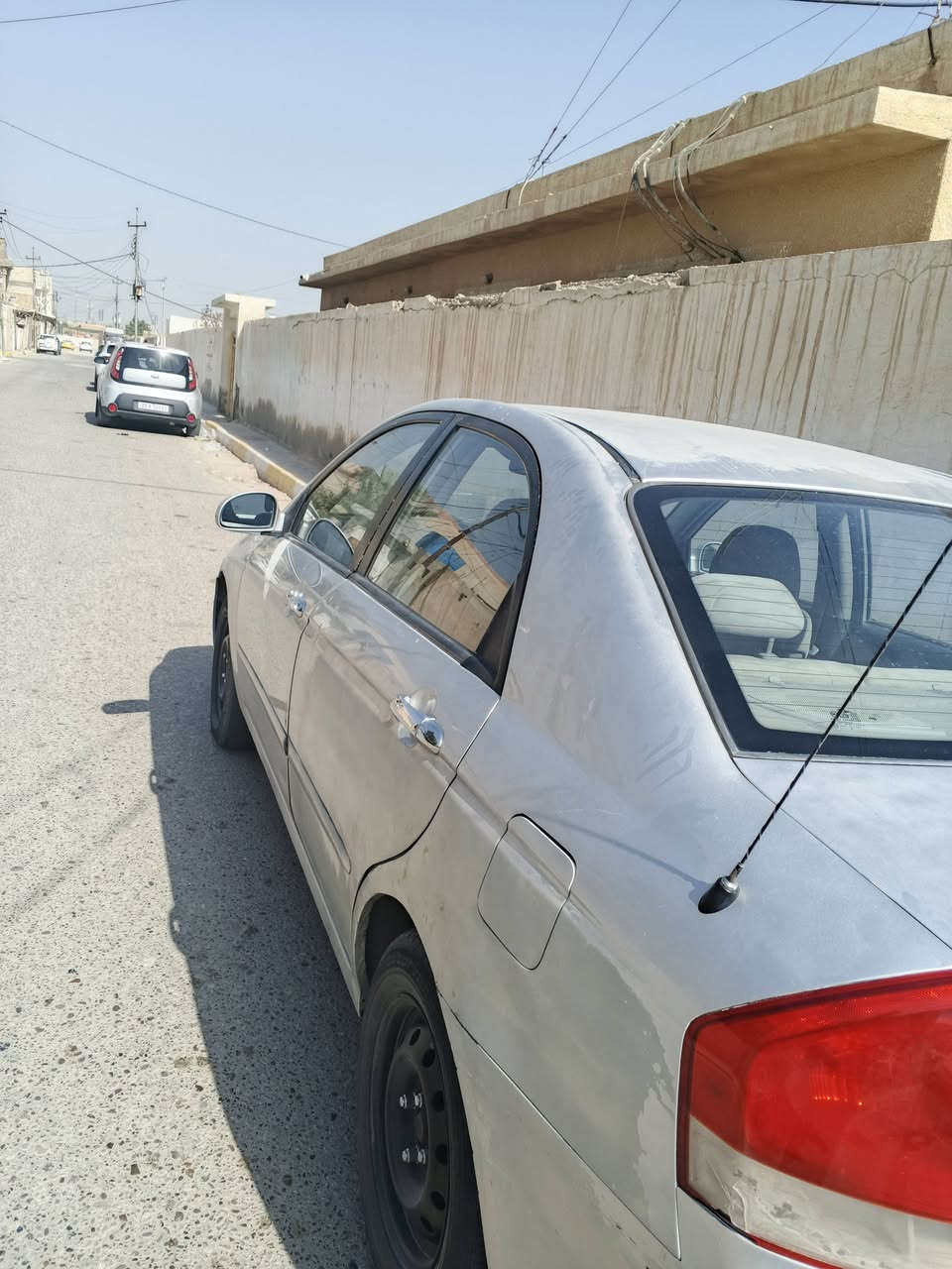 سبكترا موديل 2009 سلفري مكينه 2000 حادثها بامريكا شبر بالباب الخلفي جهه السايق مع شبر بالجاملغ الخلفي جهه السايق
والباقي كفاله بلاديه بيها جراد بالبنيد والقماره ماشيه 124
رقم بغداد مميز راعيها بكربلاء يريد مداور 
الله شاهد عرضتها لان احتاجيت صار شهر من مشتريها السعر 85 وبيها مجال للشراي  يتصل 
***********
