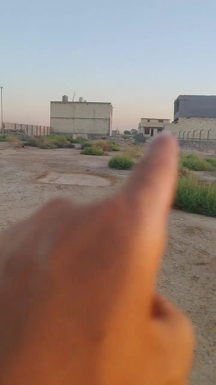 ***********

***********
سلام عليكم قطعه ارض للبيع المساحه 200 متر المكان نهايه شارع قبل لا تخلص التبليط الفرع 8متر ماء والكهرباء واصل راس الفرع الارض مكاتبه
