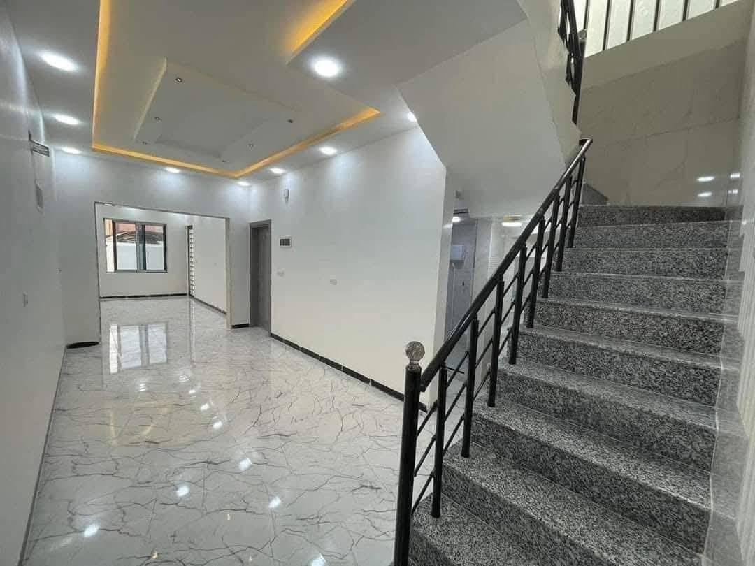 للبيع للبيع للبيع للبيع
بسعر مناسب
#عقارات_فنر_الحمداني
مكتب البلديات للعقار
دار سكني سند طابو في حي الآخاء قرب جامع كرم العزيز
المساحة ١٥٠م واجهة ٦م طابقين بناء حديث
بناء مهندس سند طابو بأسم صاحبه الشرعي
ط١غرفتين نوم وهول واستقبال ومطبخ وصحيات وكراج
ط٢ ثلاثة غرف نوم وهول وصحيات سطح كاشي
للإستفسار ع السعر الإتصال
***********
***********
مراجعة مكتب البلديات للعقار في حي المشراق فرع مطعم طماطة
