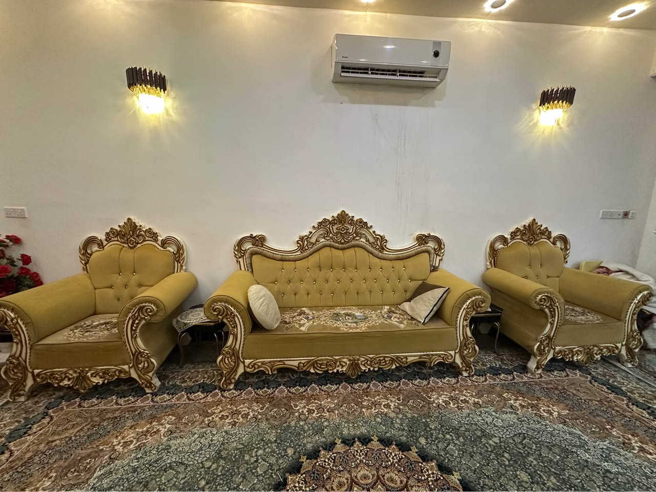 ✨ للبيع تخم ملكي راقي جداً ✨

قطعة فخمة وأنيقة، تصميم ملكي مميز يناسب أصحاب الذوق الراقي 👑
📌 نظيفة ومحافظ عليها
📌 لون أنيق وتفاصيل فخمة
📌 مناسبة للصالونات والبيوت الراقية

🔥 السعر: ٦٥٠ ألف دينار فقط 🔥

⚠️ *********** كربلاء, العراق
