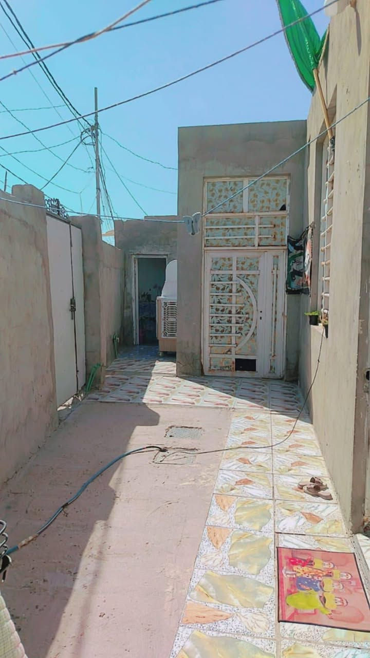 بيت البيع بل حيره  بحي للتركيه  مساحه ٢٠٠متر غرفتين وصاله وستقبال  ***********
