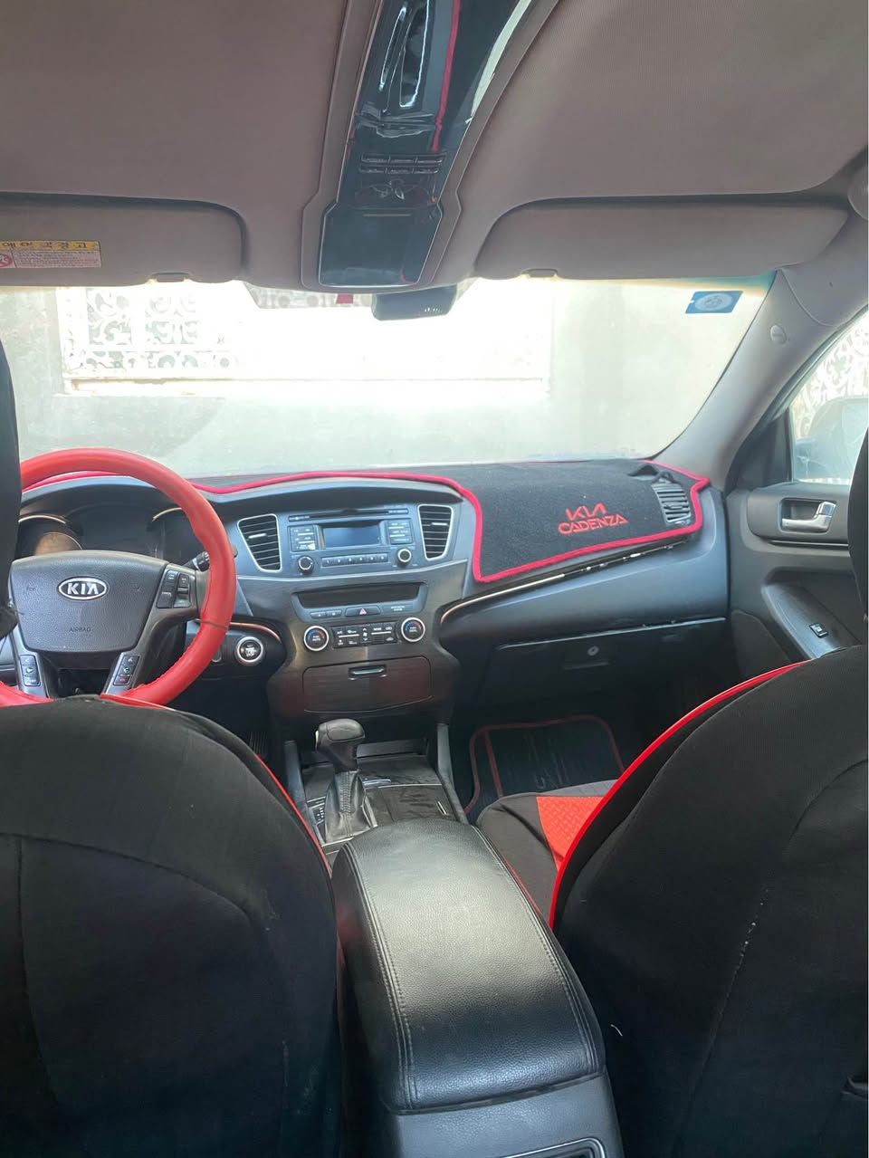 السلام عليكم كيا كادينزا 
موديل 2013 فول مواصفات VIb  
تبريد بالكشنات وتدفئه بالكشنات 
تبريد بالستيرن وتدفئه 
قبل اسبوع شادلها محرك مال افلون جديد توه شاده ٦ سلندر 
كشنات كهرباء 
بصمة 
مري قلاب 
اشارة ترحيب 
رايدها ب 85 وبيها مجال مكاني بصرة 
*********** واتساب او اتصال البصرة, العراق
