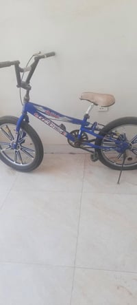 باسكل • ٢٤ • BMX