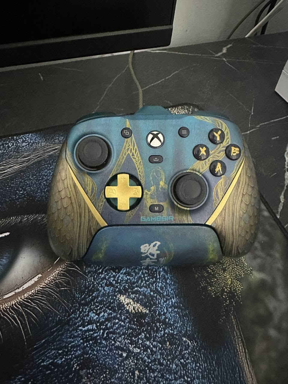 سلام عليكم للبيع 
جويستك XBOX احترافية نضيفة كلش لا مصلح ولا مفتوح بعدة جديدة تجي وياهة كارتون وأزرار تحكم إضافية تكدر تغيرهة من الاخير فول 
السعر 75الف ***********

