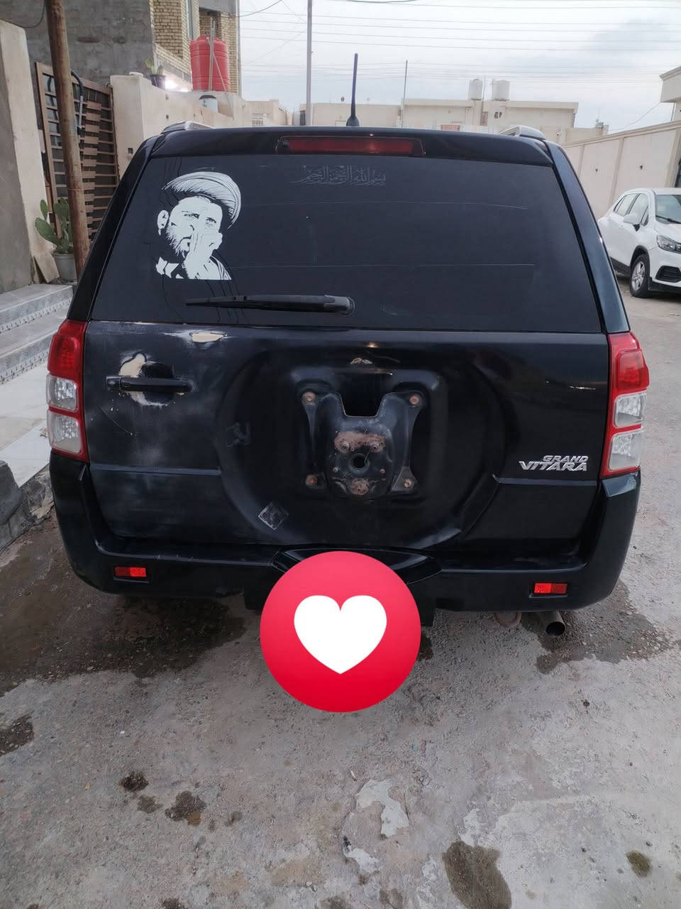 سلام عليكم سياره سازوكي افيتاره مديل 2011سياره مكفوله بس ماعده هاي ضربه الي بالباب الوره واضح عندك بالصوره والمكينه مبدل بيه كازكت فقط حداديه 70بالميه سنويه ال 2027والسعر٨٠وبيه مجال شراي ينتصل ع رقم ***********
