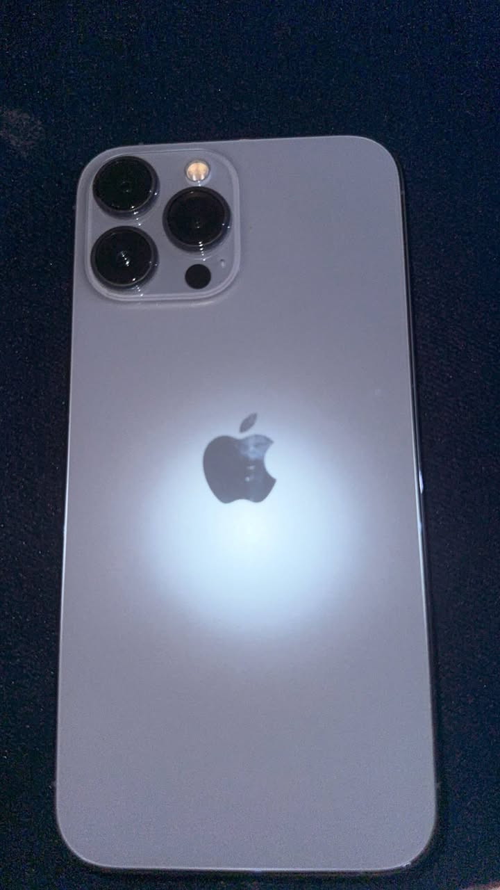 ايفون 13 برو ماكس جديد نطيف مابي اي شخط ماستر بطاريه بطاريه 82 رايدته ب800 وبي مجال الي يريده يدخلي خاص ‭0775 140 7202‬
