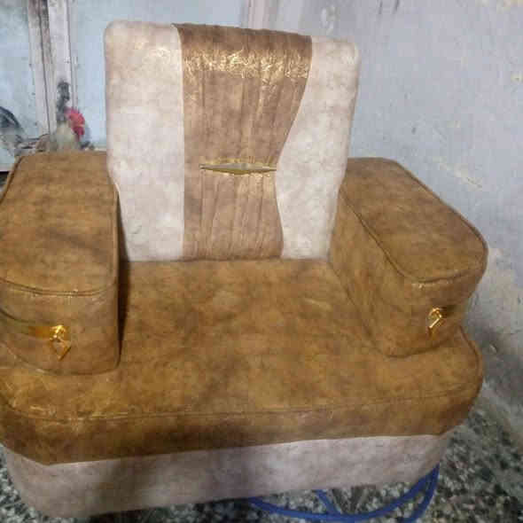 تخم نضيف جدا استخدام قليل للبيع 10 نفرات 5 قنفات السعر 500
مكان نجف  جزيرة 
*********** النجف
