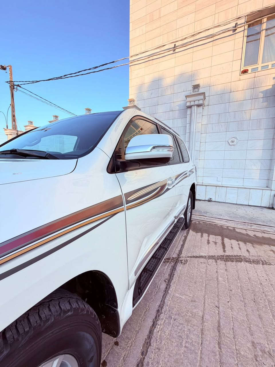 سلام عليكم
الحلال للبيع  
لاندكروز 2013 بريم اصل
Gxr v8
مكينة ثمانيه سلندر
رقم بغداد 11 الجديد سنوية وهزة جدد باسمي
فول مواصفات 1/1
ماشية 170 الاف كم اصل
كتلوكات شركة بيها 
سبير وعدة مال شركة 
على ايد وحدة من هيه زيرو 
مكينة كير حداديه تخم تاير باتري كهربائيات كلهن جدد  ما مفتوحات على وضع الوكاله

كفاله عامة من كلشي و  مكفوله من رصعه والشخط و التكحيل عدا بارد 3 اصابع بالجاملغ الامامي فقط
المواصفات:-
سلايد فتحة
ثلاجة 
كشنات جلد اصل بيجي 
كشنات كهربائي ثلاث دكم
شاشة + كامرة + حساس امامي خلفي كلهن بلاد 
تحكمات ستيرن 
مري شفط 
سبعه راكب
نظام فور ويل 
تشغيل عن بعد 
تشغيل بصمة وابواب وجنطة
والخ من المواصفات المعروفه……..
قليل بهل نظافه وبهذا الموديل
السعر 378$ وبي مجال  بسيط

مكان السياره النجف الاشرف
للاستفسار ***********
