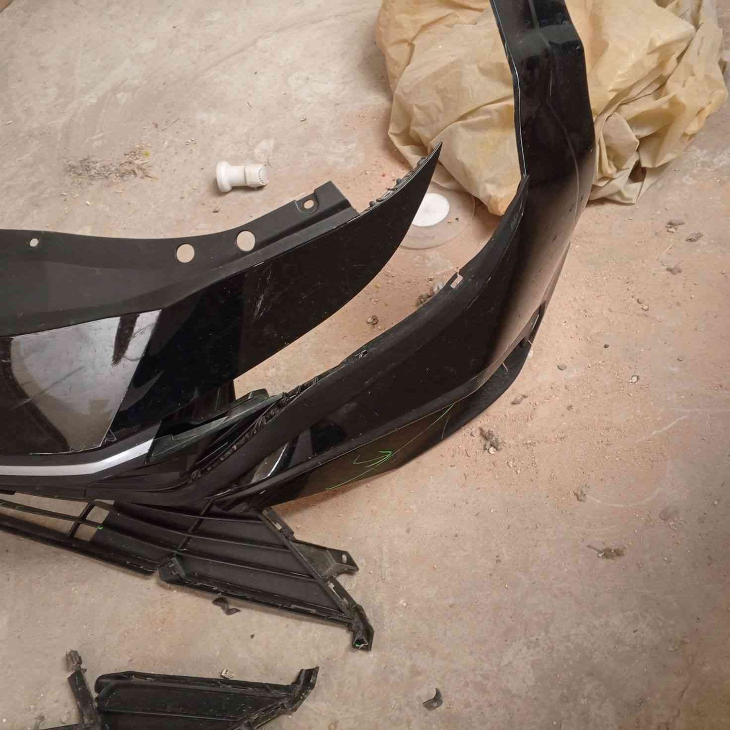 للبيع دعاميه اماميه الانترا موديل 24اسود كامله فقط بيه كسر الحاشية تحت الشباك مكانه بغداد العبيدي للاستفسار ***********
