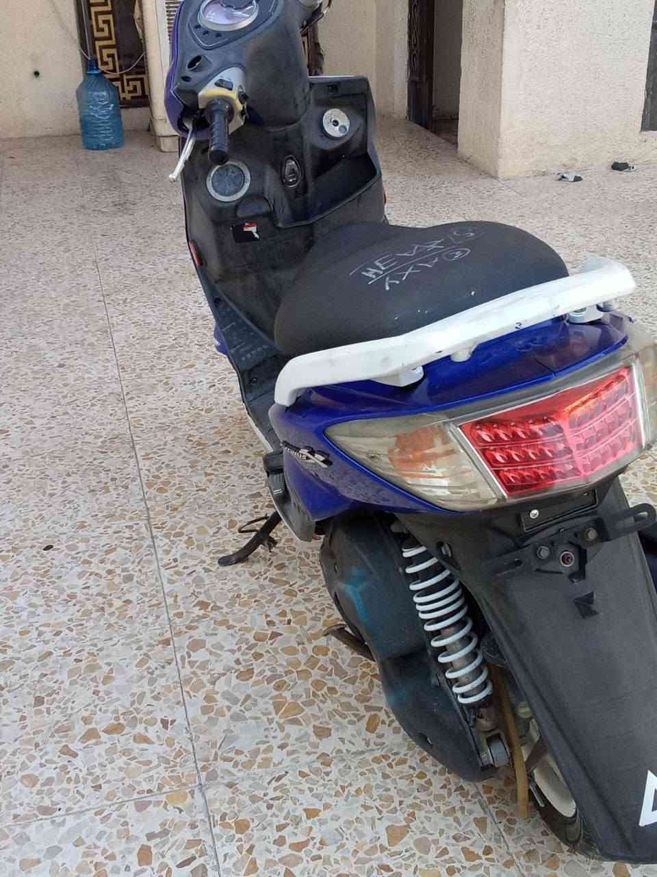 سلام عليكم 
سكنز كوري 
نوزل خطين طلاعات
لونين ويالة بيض بلادي 
الدراجه نضيف 
مكفولة كفر او مكينه
شلعة تخبل 
بانزين كلة محسن 
منضومة زنون 
وراق مكاتبة او منفيس 
مكاني بغداد الزعفرانية 
***********
