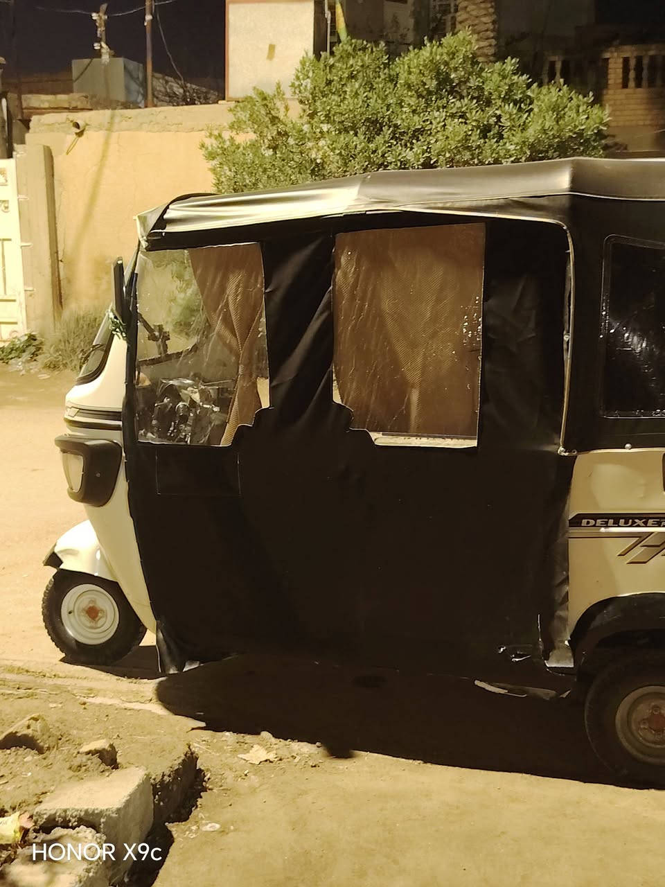 ألسلام عليكم ورحمة الله وبركاته.. أخوان تكتك موديل 22  تكتك خير من الله نضيفه حيل تكتك مرقمه كامله تحويل شوكت متريد ومصورها مقطع بس طالع بي الرقم الي يحب يتواصل عل رقم بي واتساب *********** المكان ديالى القصيرين قريب على منطقه جديده الشط
