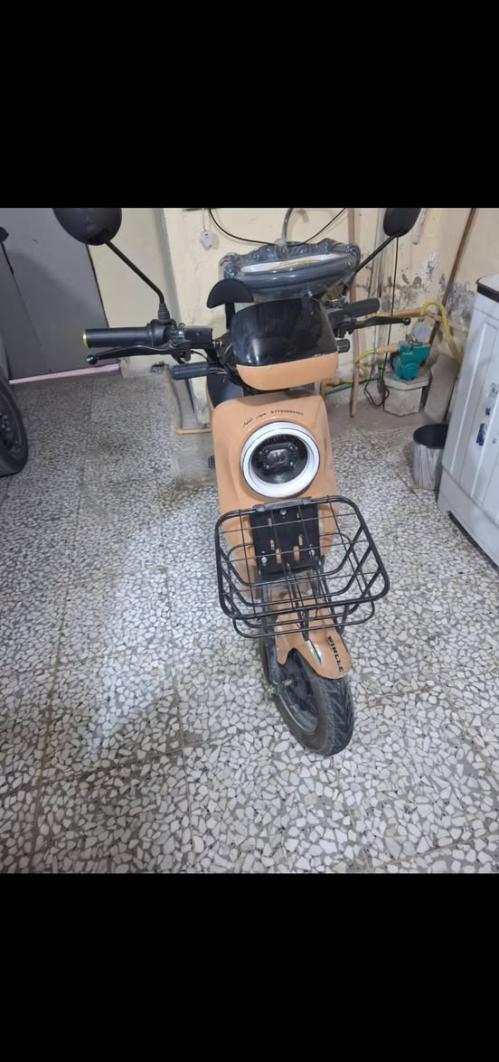 سلام عليكم دراجه R9 2026 للبيع زيرو 
صار 15 يوم من شتريتهه بعدهه عل وضع الشركه 
4 سرع 
السعر 450 
العنوان/ بغداد ابو غريب الحصوه 👍
الهاتف /***********
،، ـ،،،،،، / ***********
