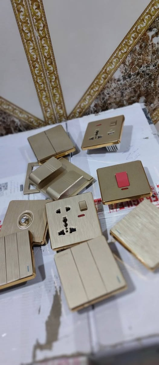 سعر القطعه 
أحادي 1500 ثنائي 1750
ثلاثي رباعي 2000
ستلايت 1500
كفر موبايل 1500
جرس 1500
نقاط سبلت البانكة البلك سويج احادي ثنائي سعر 2500
يتوفر لدينا توصيل ***********
