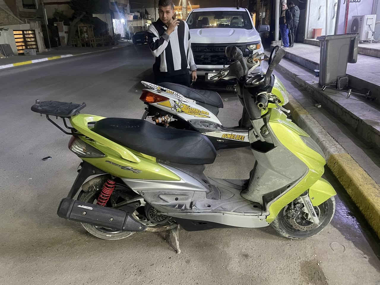 سكنس فحل الدراجة بحالت الوكالة صار ٣اشهل من طالعة من الرنبه كفالة عامة من كلشي السعر (مليون)او بيهة مجال شي بصيط رقمي *********** مكاني البياع حي الشباب
