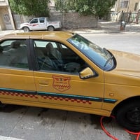 عندنا سياره بيجو بارص موديل 2015 سيارة تخم تاير  كير محرك خير من الله ...