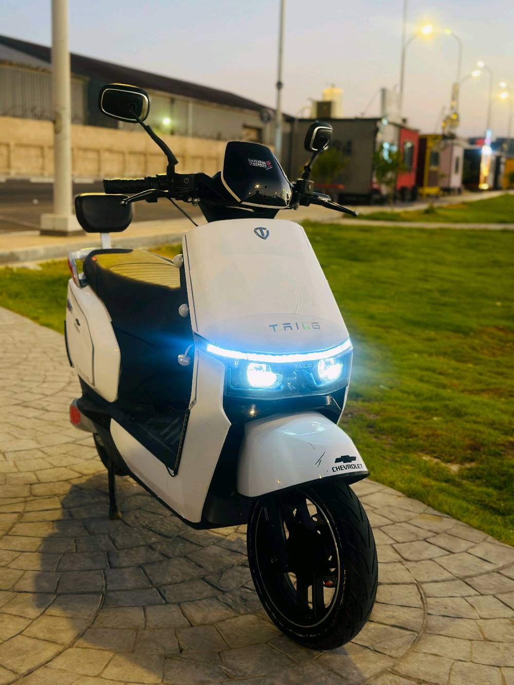 دراجة شحن تيسلا  للبيع في البصرة
دراجة للبيع 
اللون أبيض

‎كاملة مكملة 
الملف 2000 w حقيقي
السرعه القصوى 60 حقيقي
3 نمر 
72 فولت
6 بطاريات 
ضد الماء 
نضام مثبت السرعة
نضام الرجوع للخلف R
نضام ال p
نضام حساسات جانبية وخلفية 
مانع للسرقة 
كهربائيات كلهة شغالة 
صندوق كبير داخلي
هورن عالي 
أشاير يمنى يسرى 
گلوبات أمامي عالي ناصي 
مرايات وشاحنة 
دراجة نضيفة جداً 


السعر 750 الف وبيهة مجال للطيبين 

العنوان : البصرة الأمن الداخلي

الرقم :***********