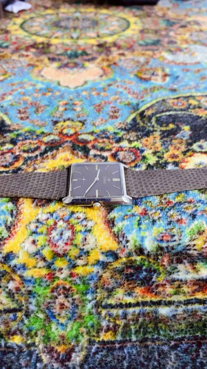 السلام عليكم
ساعه من ماركة زودياك العريقه فنتج الستينات

من أندر مديلات لزودياك سويسري أصلي 

المواصفات

مينه مميزه جداً وغريبه 

ميل ثواني منفصل 

الماكنه ميكانيك (نصب تكويك) 

الأبعاد 31x31 

وقتها مضبوط 10/10 

سير وبك مستبدل سير جلد طبيعي أصلي 

السعر 225$


**إذا كنت صاحب هذا الإعلان وتريد حذفه لأي سبب، رجاءا أرسل رسالة إلى الدعم الفني**