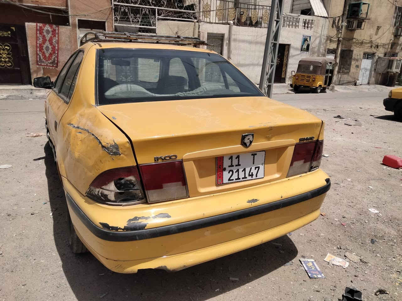 السلام عليكم 
سيارة سمند ٢٠١٠ للبيع السيارة كدامك صورها وتصوير فيديو سيارة مكينة بيها تبخير من الأخير ابيع على وضعها الرقم انگليزي بغداد باسمي السنوية ل٢٠٣٠ عارضها ب٢٠ ورقة الشراي يتصل على الرقم *********** مكاني بغداد
