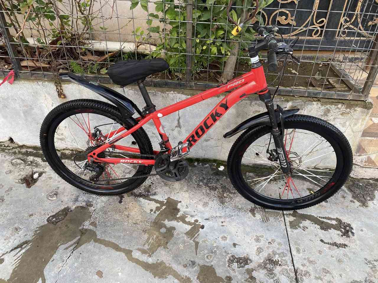 ئەم پاسکیلە بۆ فرۆشتن قیاسی ۲٤ ییە زۆر زۆر تازەو جوانە حسابی لۆکی بۆ بکە ۷ گێڕە ئیستۆپی دیسکە ماشەی دەبڵە تایەی تازەیە هەموو گیانی بەشەرت هیچ عەیبێکی نییە
سلێمانی بەکرەجۆ
*********** ***********
