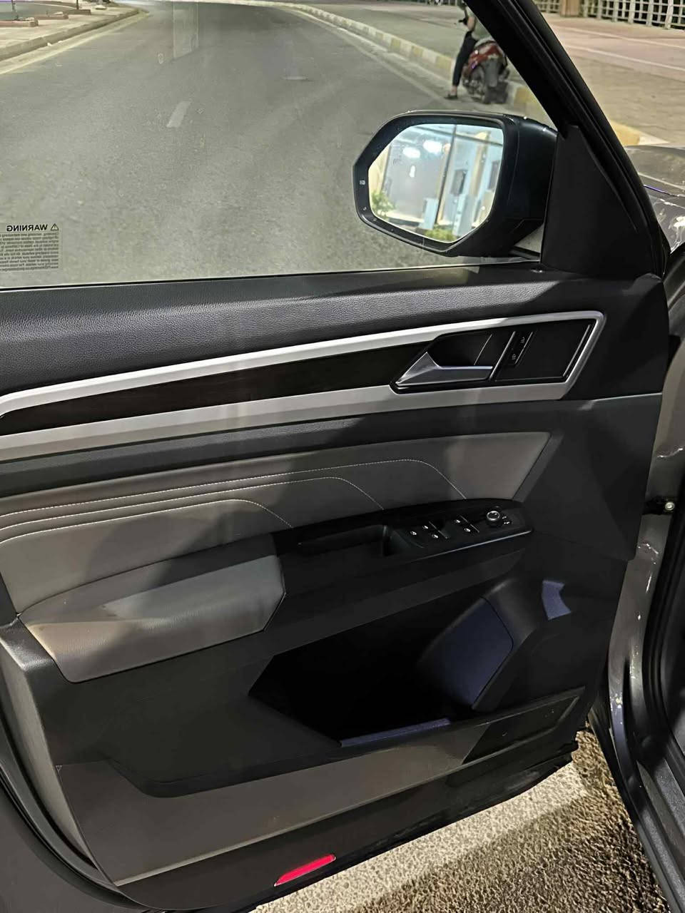 السلام عليكم
للبيع فولكس واجن اطلس 

موديل :2023 

الفئه :SE 

عدد المقاعد :7 مقاعد 

عداد المسافه :40 

الرقم : بغداد 

حجم المحرك : 2000 تيربو 

عدد الاسطوانات :4 

الكشنات : جلد كهرباء

السعر :26 بي مجال 

دعاميه لايتات بلادي 

تبديل جاملغات ٢ بدون دواخل 

شاصي سليم 

صور الحادث في المنشور

***********
