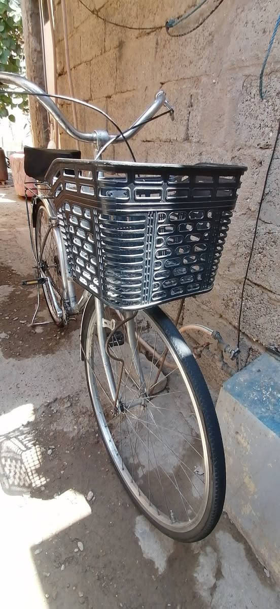 السلام عليكم باسكل للبيع حجم ٢٧ باله اصلي ياباني مختم باسكل جاهز بريكات بلمكان وياله عدله موس باسكل يتحمل مسافات بعيده سعر ٦٥ مكاني الاثورين الدوره ***********
