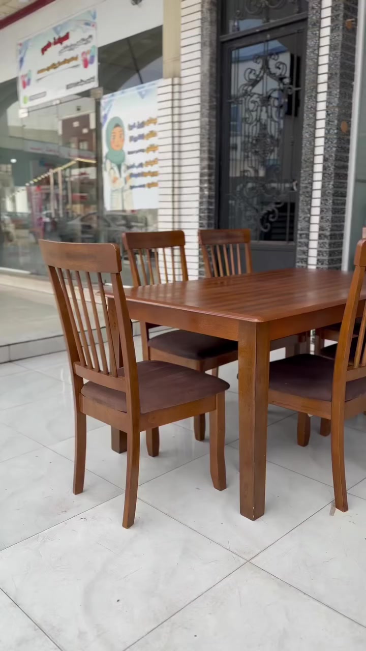 ميز طعام  ماركهAshly   اشلي المريكي  نسبة النضافة 100/100  متكون من 6كراسي هيكل بل كامل خشب زان طبيعي  (تكمه )  مغلف بقما 
ش شامواه  عنوانه اربيل زانكو 99 قرب مطعم كص سنگر يوجد توصيل ل بغداد ولباقي المحافظات  
*********** واتساب فقط علي
