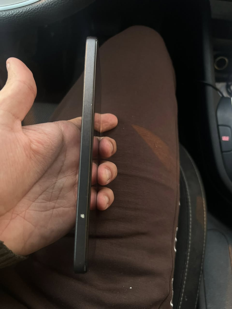 ريدمي نوت 14 
بطاريه 5500 عملاقه 
بعده بالضمان اخذته قبل شهرين او 3 
جهاز بعده جديد بس اريد اخذ ايفون 
سعره 200 بي مجال مكاني الامين *********** واتساب او خاص
