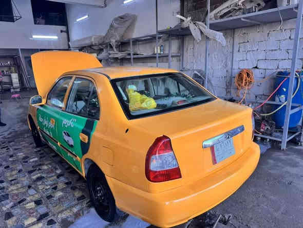 السلام عليكم هونداي فيرنا 2014رقم بغداد حادثة تكمة وربع القمارة مصبوغة جديد السيارة كاملة مابيهه اي نقص كير عادي كيجات مبدلة ام الرون والتانكي مبدل بلاستك وشاشة وسنتر قفل وتصعيد جام ويلات مبدلة كورلا السعر 70وبي مجال بسيط مكاني بغداد  مدينة الصدر***********/*********** والستيكر مال كريم باقي بي اربع اشهر يعني تستلم كل شهر 100الف واذا حاب تزيلة براحتك
