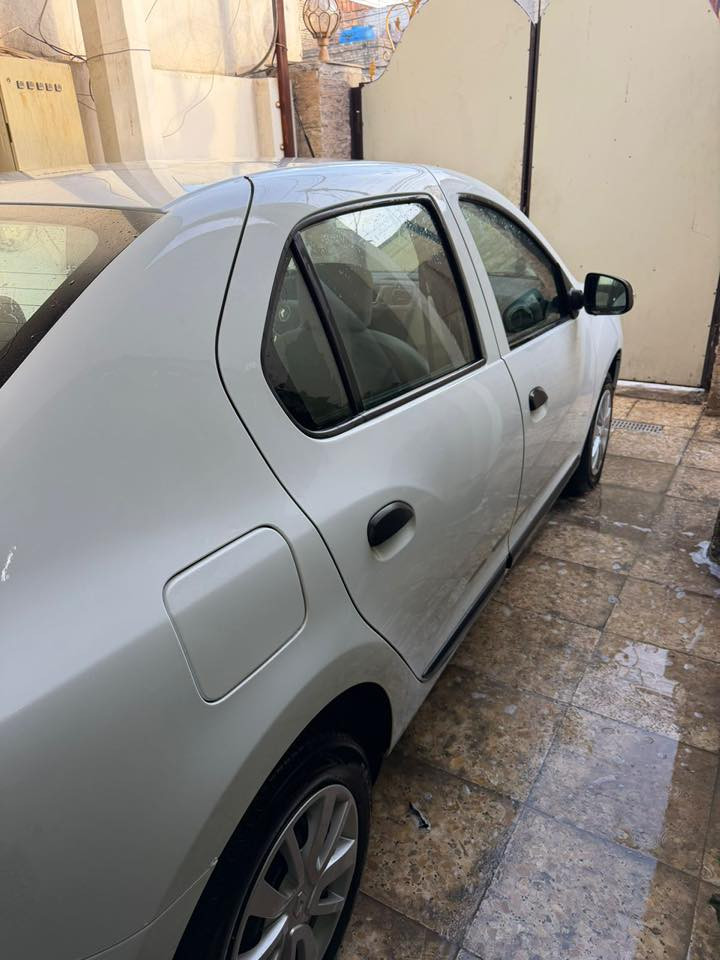 السلام عليكم رينو سمبل موديل 2020
حرة باسمي ماشية 1.000 الف كيلو زيرو
السيارة مكفولة من الشخط من كلشي على حطه الشركة.. مكينة 1600
مكانه بغداد البياع  ***********
للبيع فقط السعر 123 ورقة اخوان السيارة زيرو زيرو مال بيت وبلعافيه على الي ياخذهااا..
