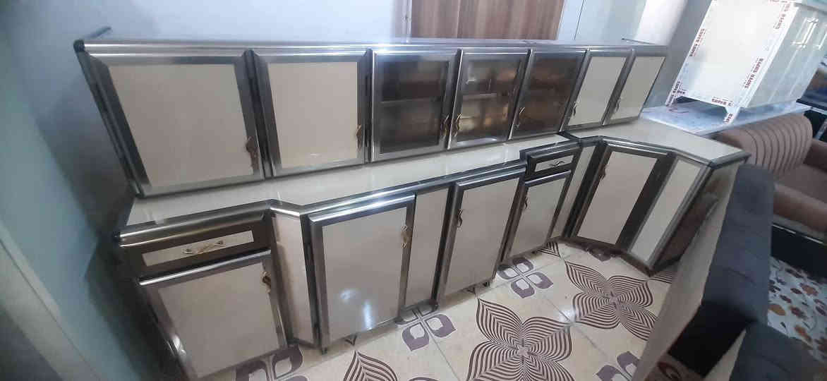 معرض العماد//كاونتر تفصال بدون سنك 4 امتار زاويه مستخدم نضيف اي عيب مبي للأستفسار ***********//*********** كركوك, العراق
